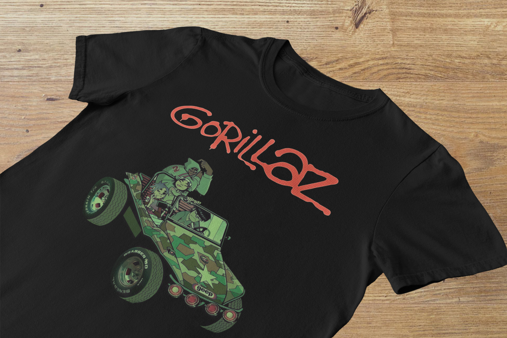 T-shirt Gorillaz "Geep Safari" – Murdoc & Gang Camo Art / Phase 1 Retro Graphic