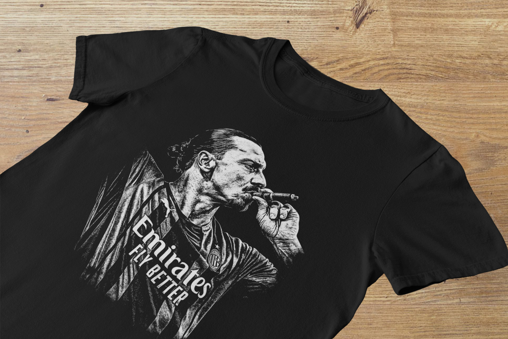 T-shirt Zlatan "The King of Milan" – Ibrahimović Cigar Portrait / Rossoneri Legend Graphic